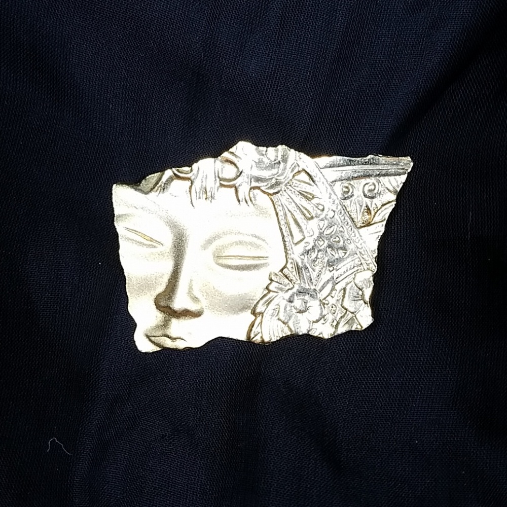 Gold Face Pin